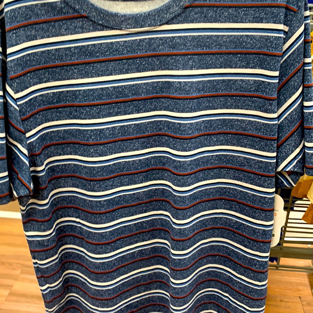 I’m selling this cute little top, it’s got to small for me so I’m selling it :)